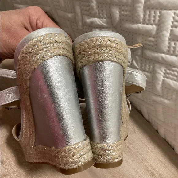 Badgley Mischka Wedges. - Picture 5 of 7